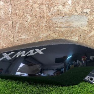 Tapa culín derecho Yamaha xmax 400