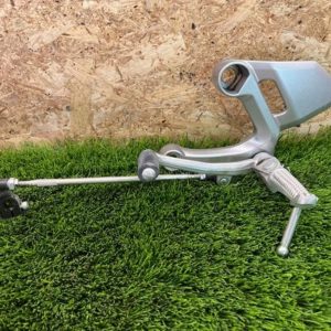 Estribera delantera izquierda Yamaha tracer 900 2017