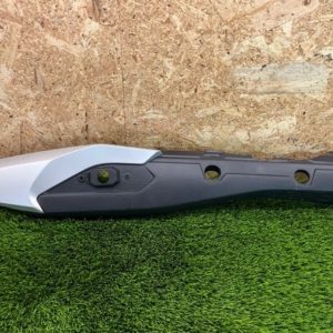 Tapa culín izquierdo Yamaha tracer 900 17