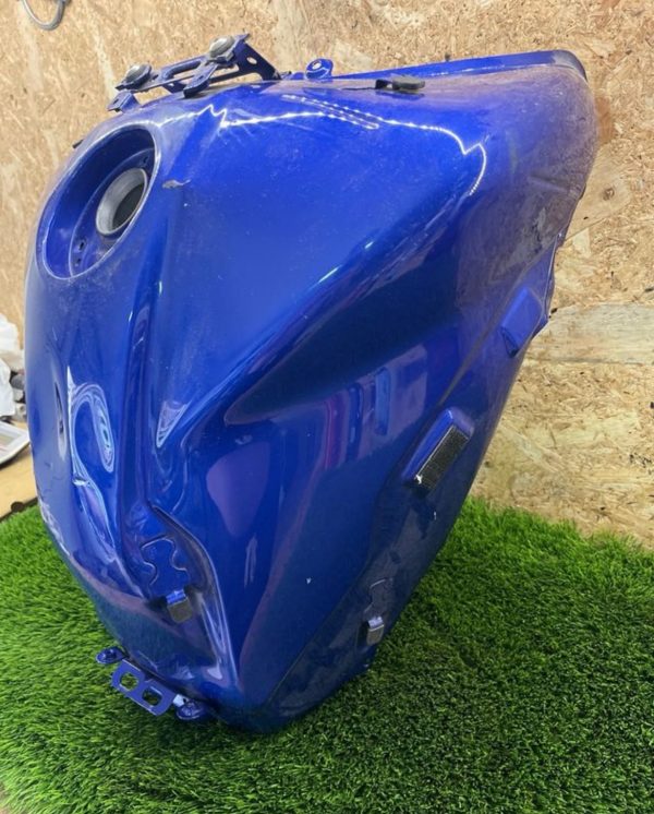 Depósito gasolina Yamaha tracer 900 17
OJO PARA REPARAR - Imagen 2