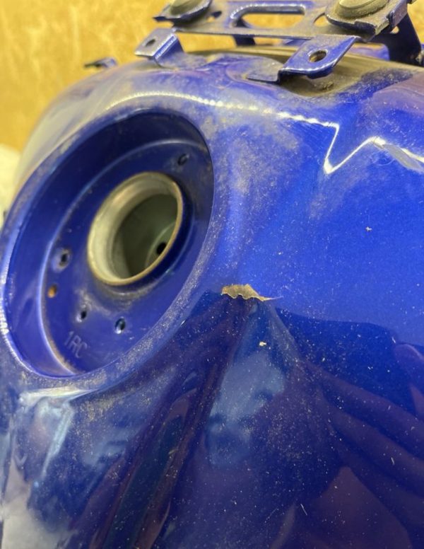 Depósito gasolina Yamaha tracer 900 17
OJO PARA REPARAR - Imagen 6