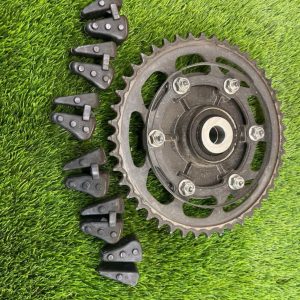 Porta coronas llanta trasera yamaha tracer 900cc 2017