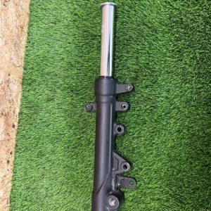 horquilla delantera del lado izquierdo de yamaha xmax 400 del 2016